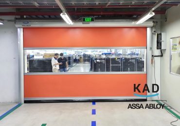 Mặt trước cửa