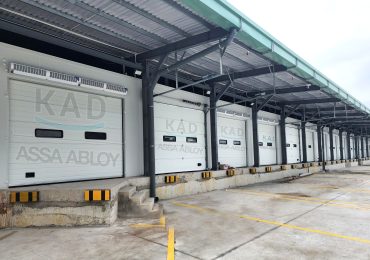 ưu điểm cửa cuốn trượt trần overhead door